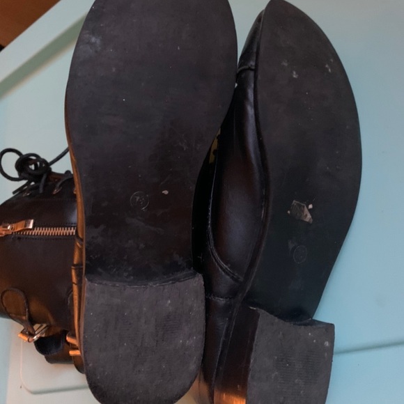 Boot - Picture 4 of 9